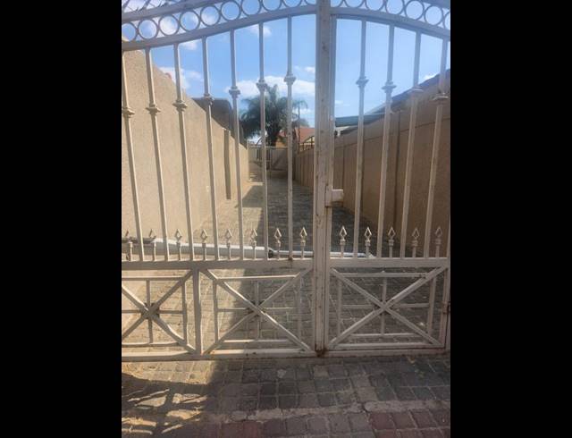3 BEDROOM HOUSE FOR SALE IN ORMONDE